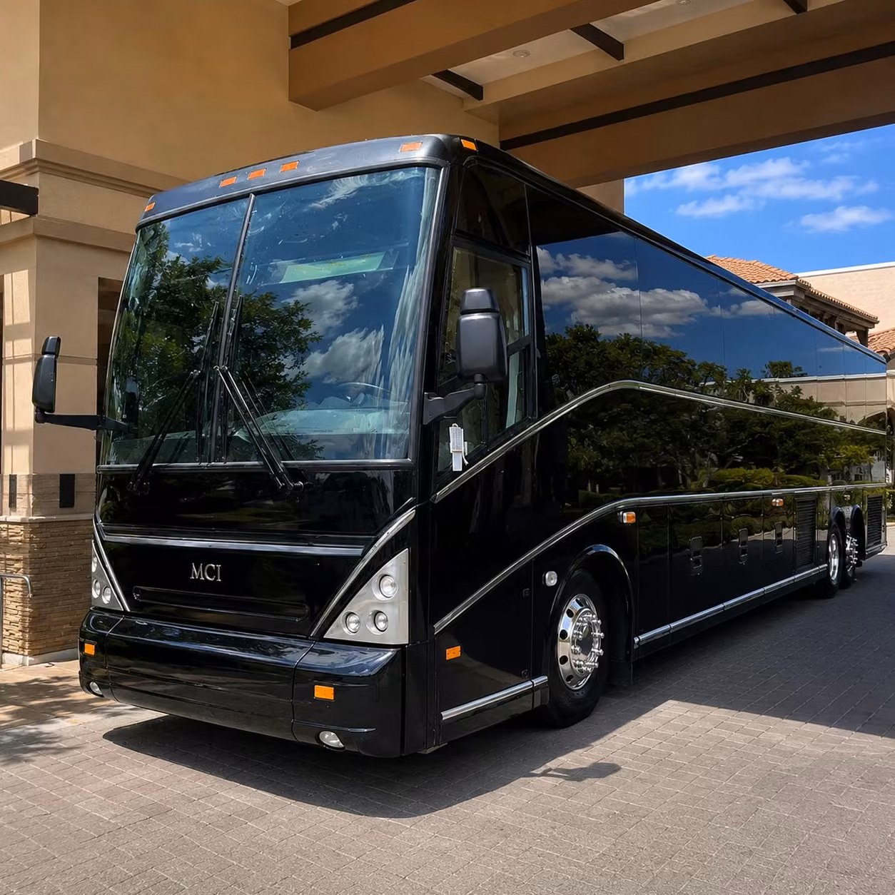 huntington beach wedding transportation that keeps every guest on schedule