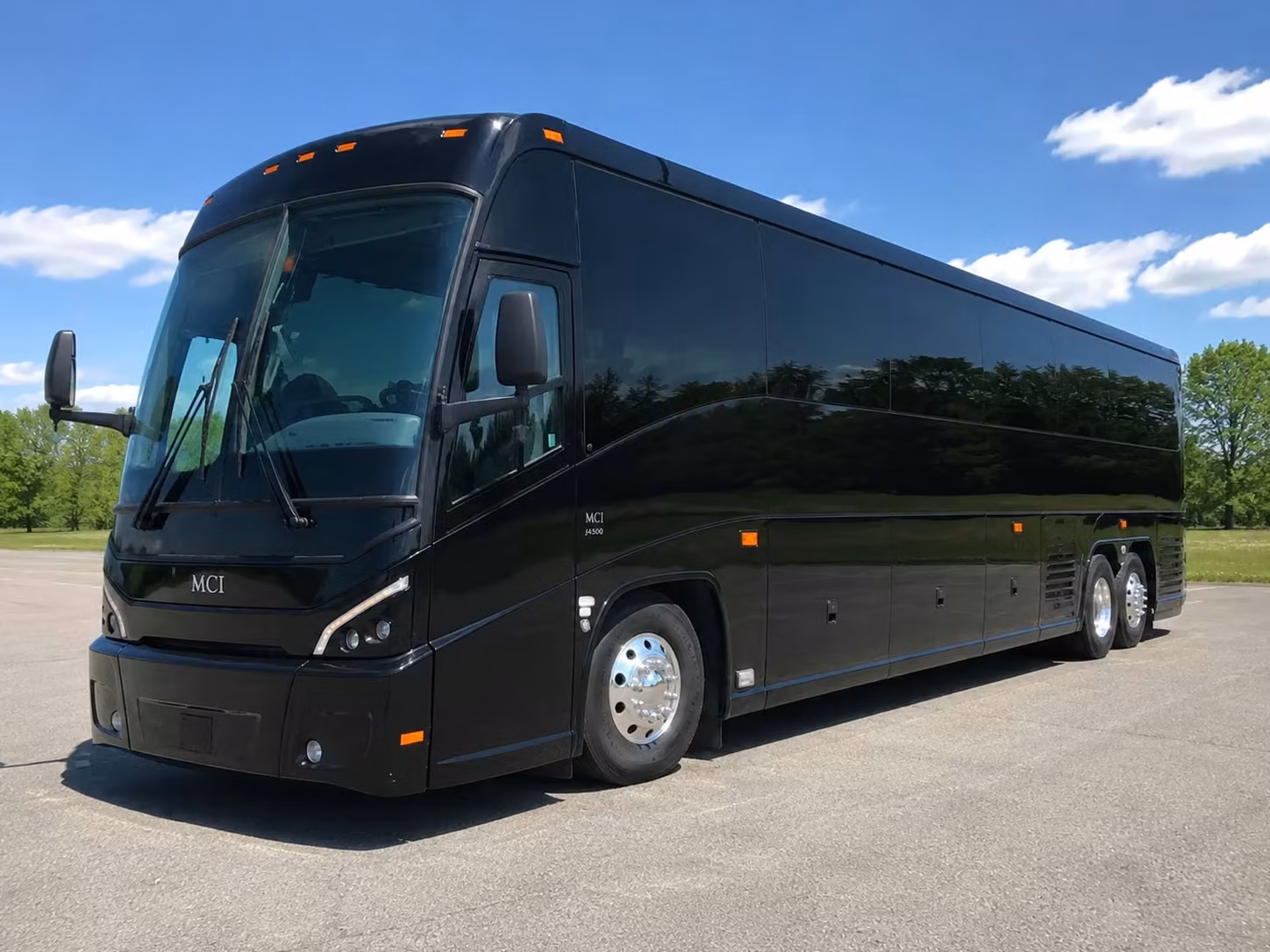 shuttle bus rentals for huntington beach art center and local museum trips